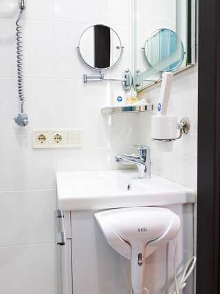 Отель ArcadiaSky Одесса Двухместный номер с 1 кроватью и балконом-2