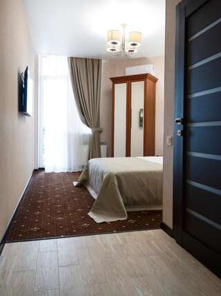 Отель ArcadiaSky Одесса Двухместный номер с 1 кроватью и балконом-15